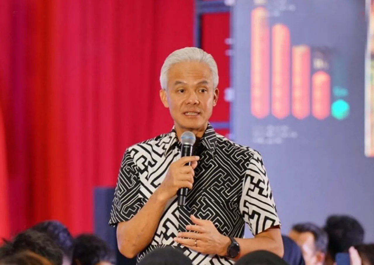 Ganjar Pranowo ke Unitomo Surabaya, Berbagi Gagasan Menuju Indonesia Emas 2045