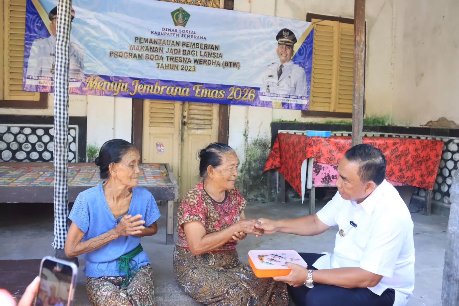 Program Boga Tresna Werdha, Upaya Pemkab Jembrana Bahagiakan Lansia Kurang Mampu terlantar