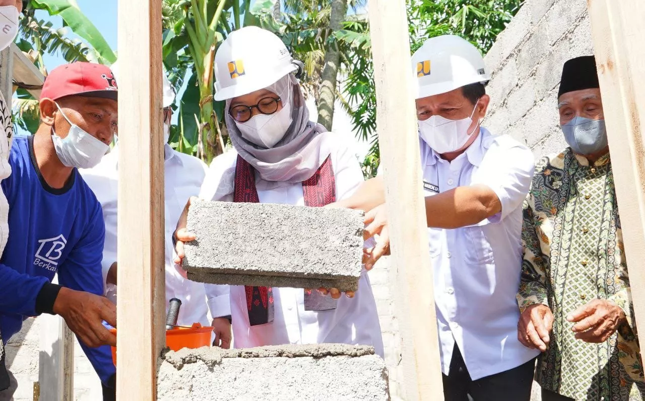 Ipuk Fiestiandani Lanjutkan Bedah 1.300 Rumah dengan Gotong Royong