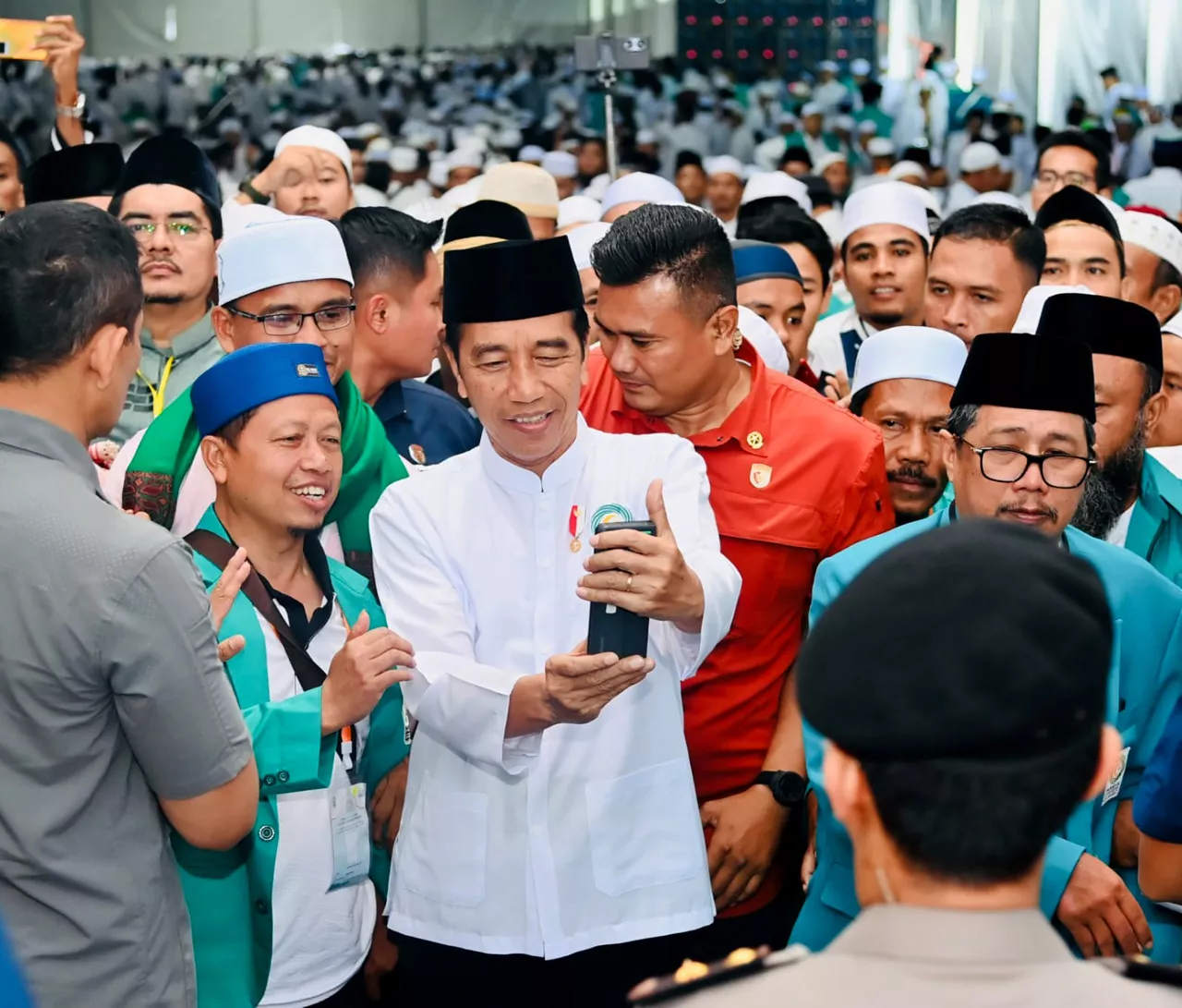 Jokowi Membuka Jambore Nasional Dai Desa Madani Parmusi 2023