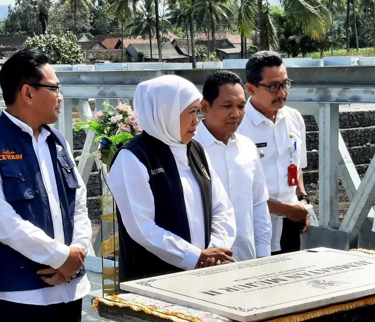 Khofifah Resmikan Jembatan Mujur Lumajang yang Hancur Diterjang Banjir