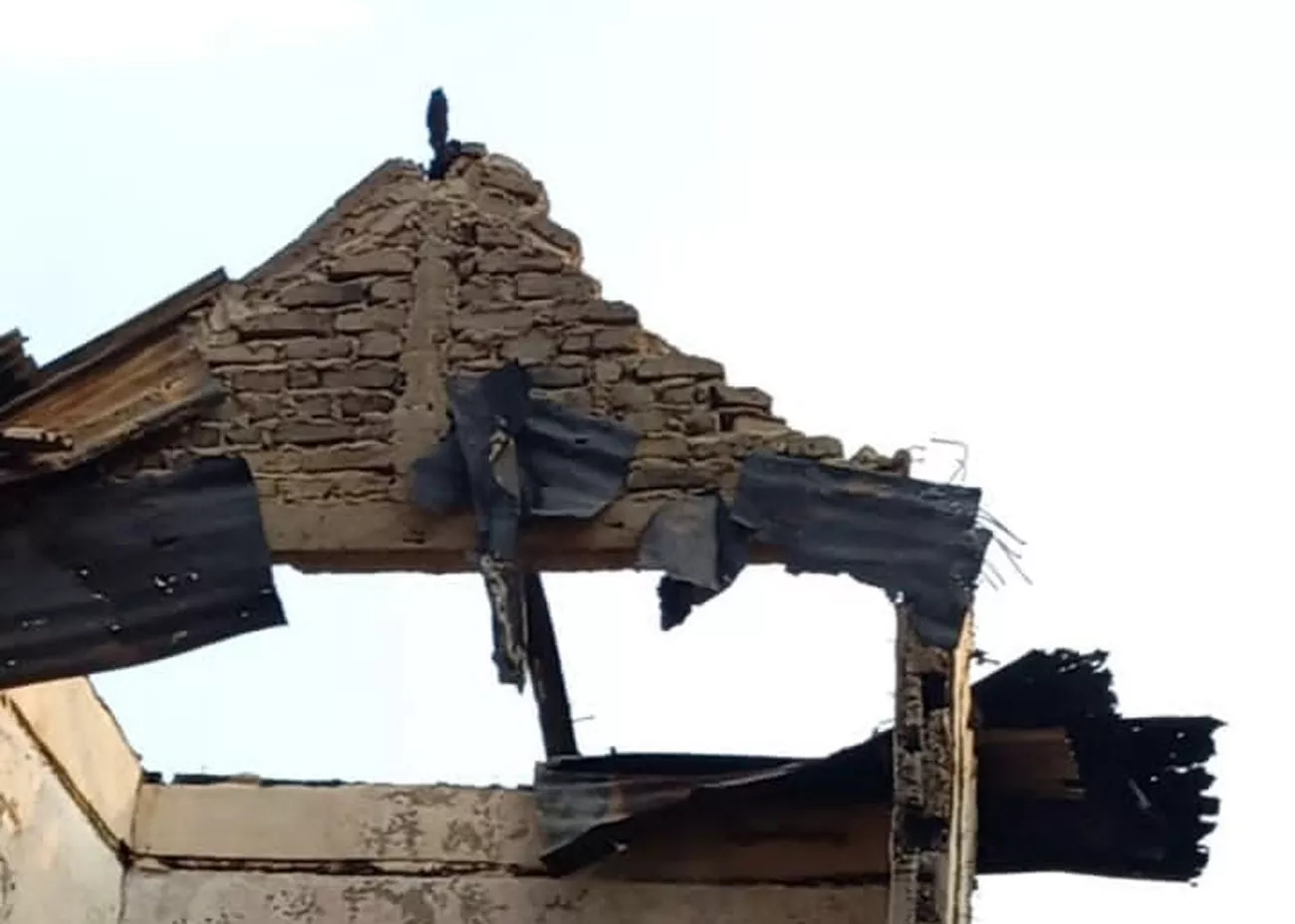 Eri Cahyadi Berjanji Bungun Rumah Korban Kebakaran Putat Jaya