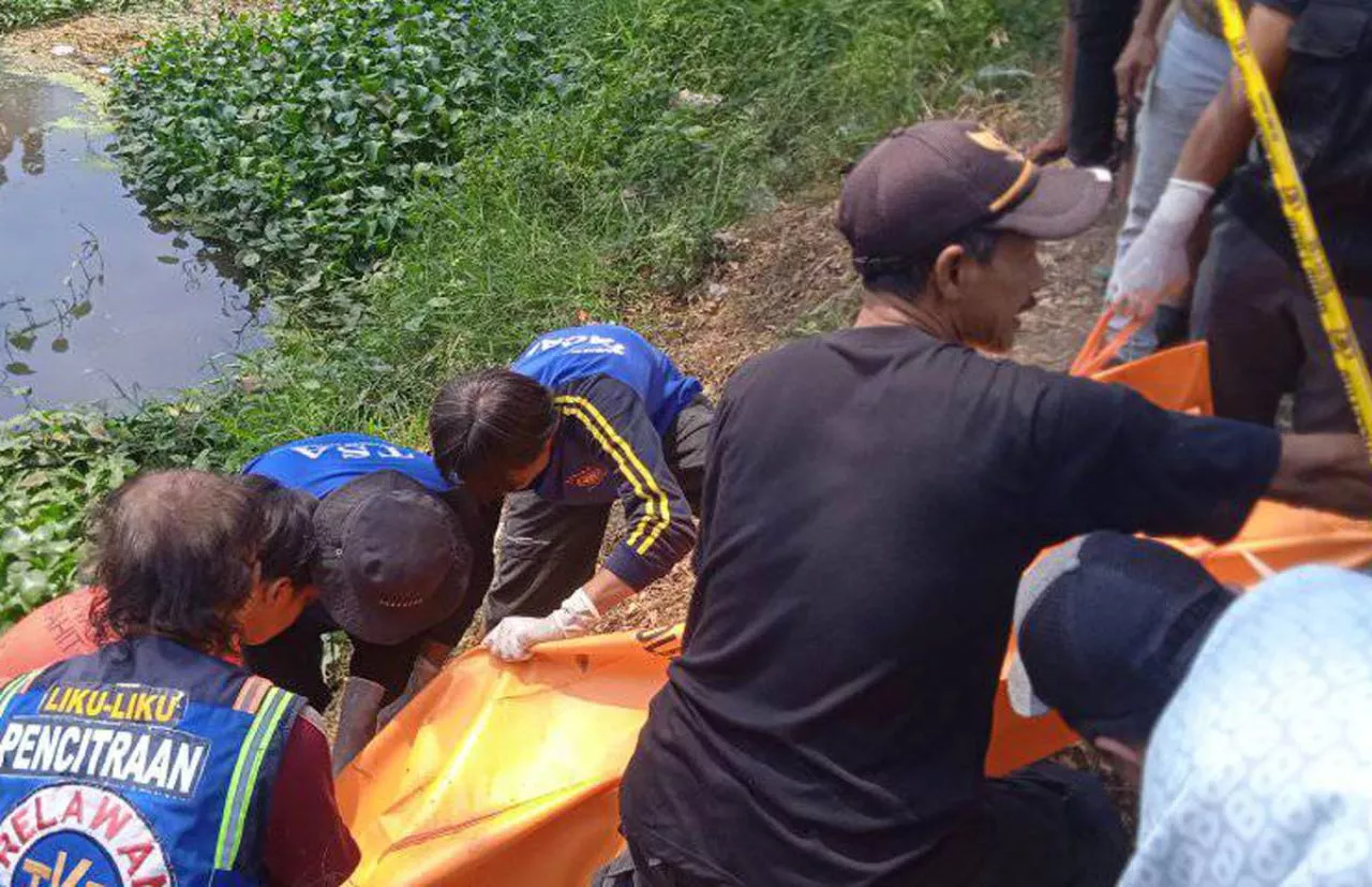 Penemuan Mayat di Sungai Sambiroto Mojokerto Hebohkan Warga