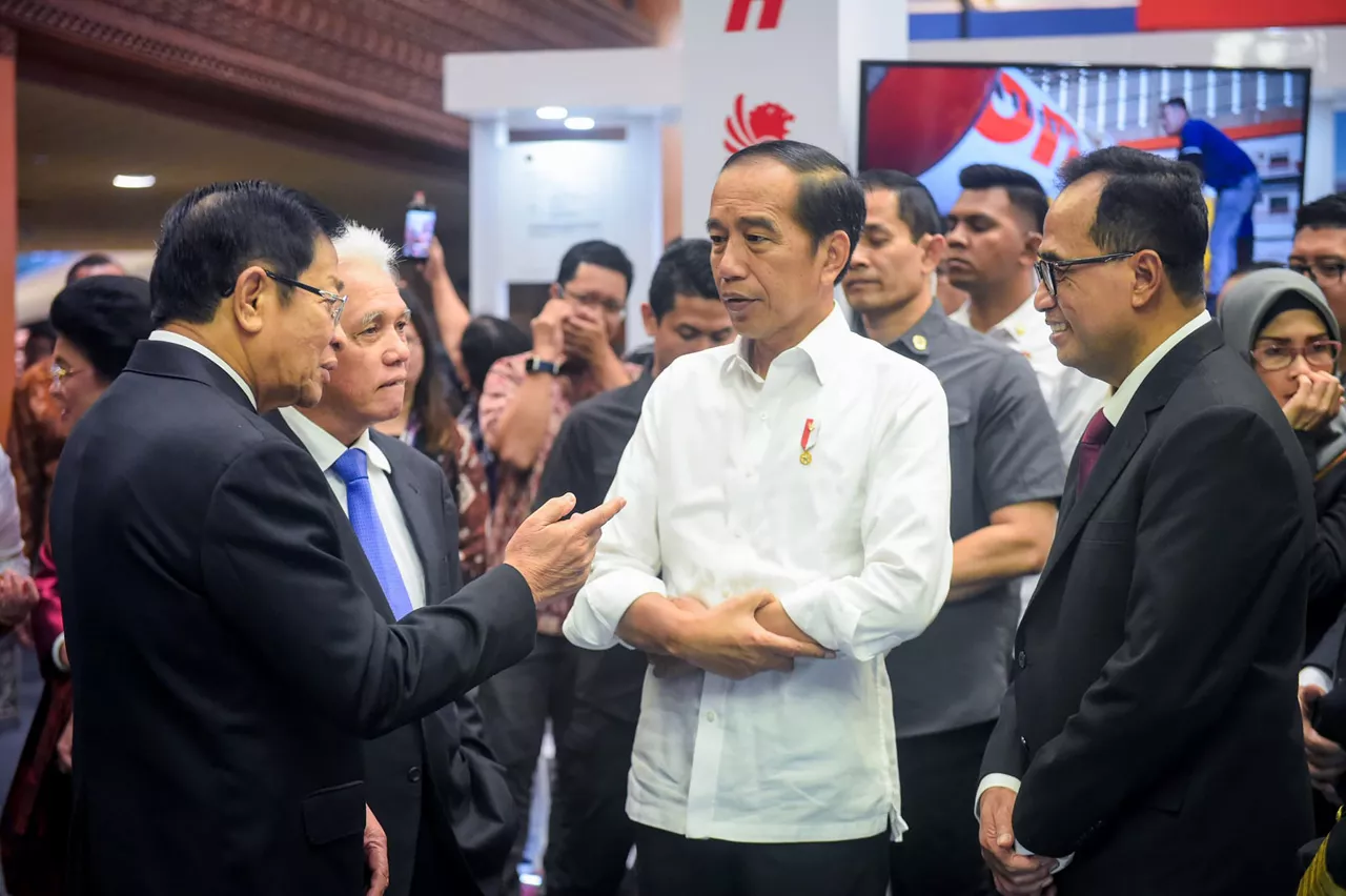 Presiden Jokowi Tinjau Pameran Hub Space di JCC Jakarta