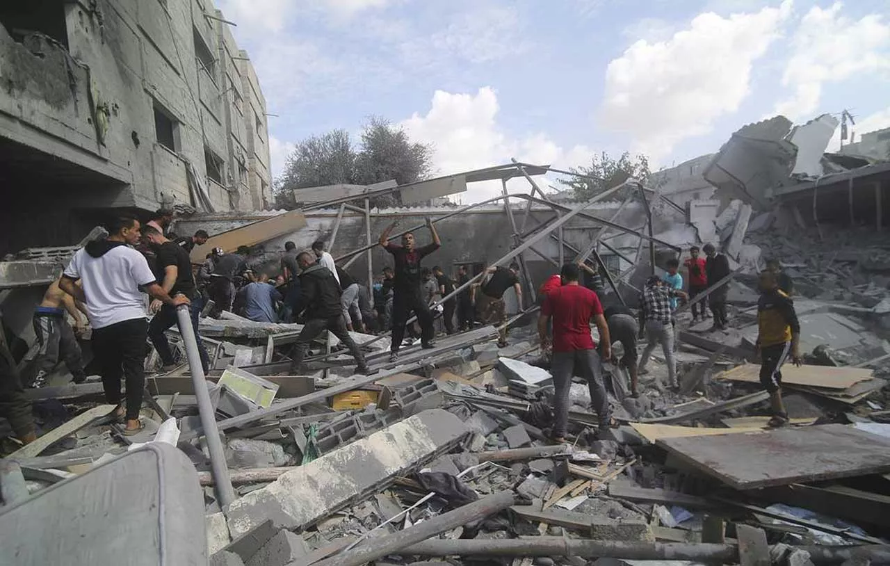 Rudal Israel Hancurkan Rumah Sakit di Distrik Tengah Gaza, 800 Orang Sipil Tewas