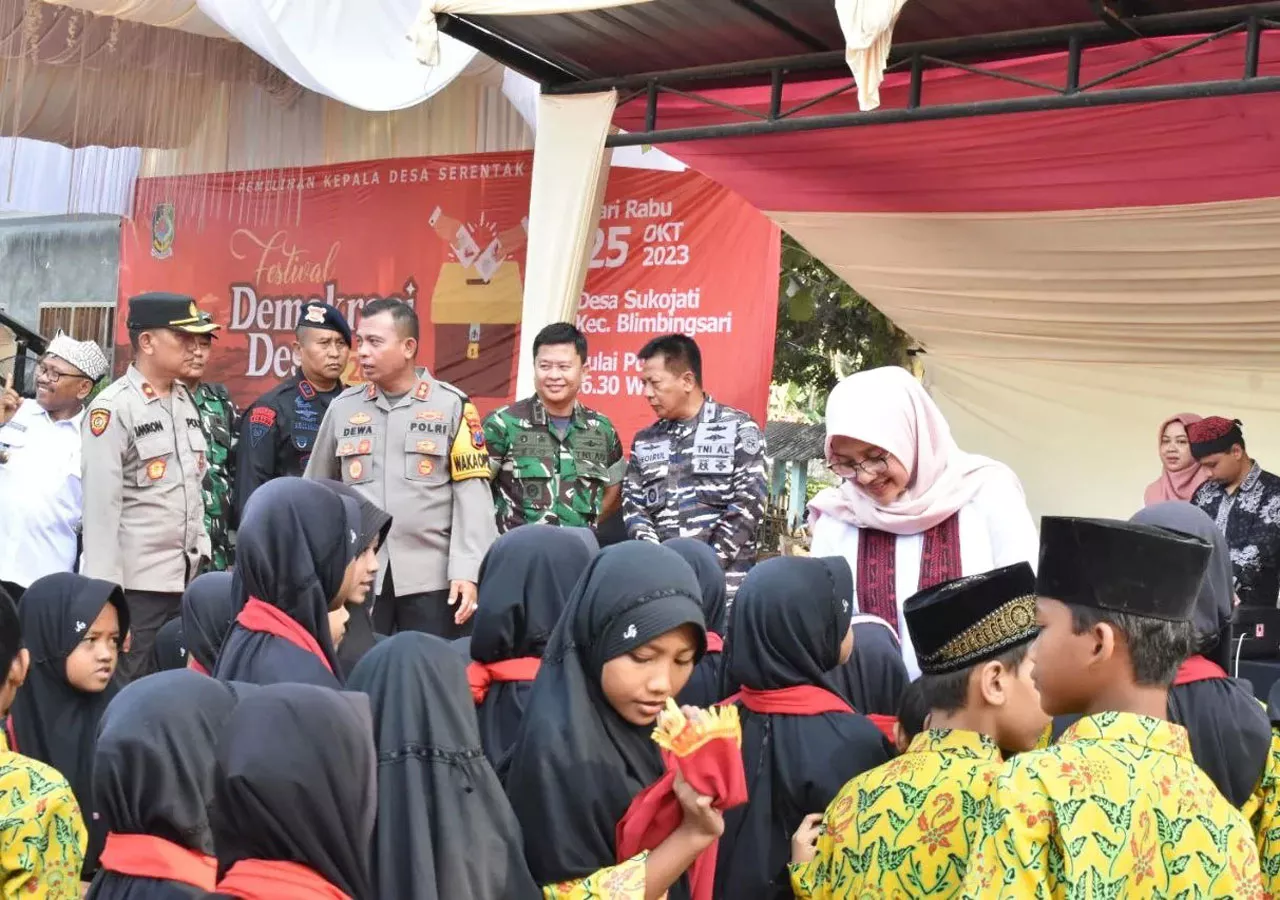 Ipuk Fiestiandani Kemas Pilkades Banyuwangi dengan Festival Demokrasi Desa