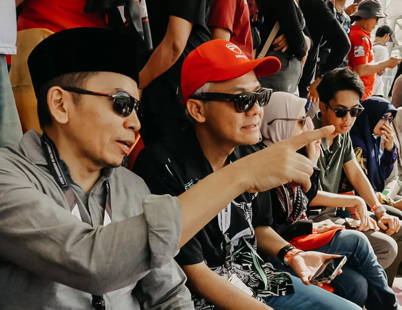 Ganjar Pranowo Hadir di Sirkuit Mandalika, Penonton Jadi Salah Fokus