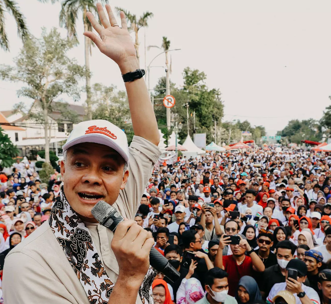 Ganjar Pranowo Komentar Soal TikTok di Acara Cherbon Guyub