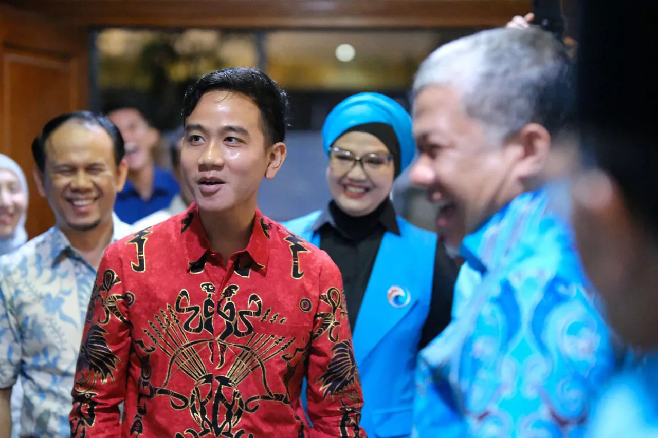 Propaganda dan Intrik Politik Dimulai, Fahri Hamzah Tampil Membela Gibran