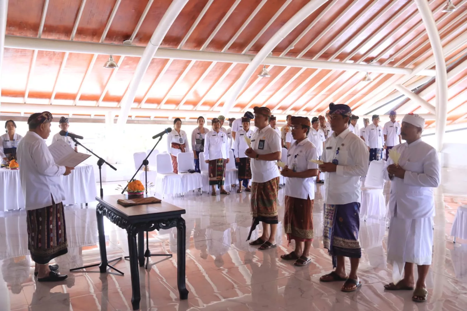 Bupati Tamba Lantik Kepala Badan Kesbangpol Jembrana