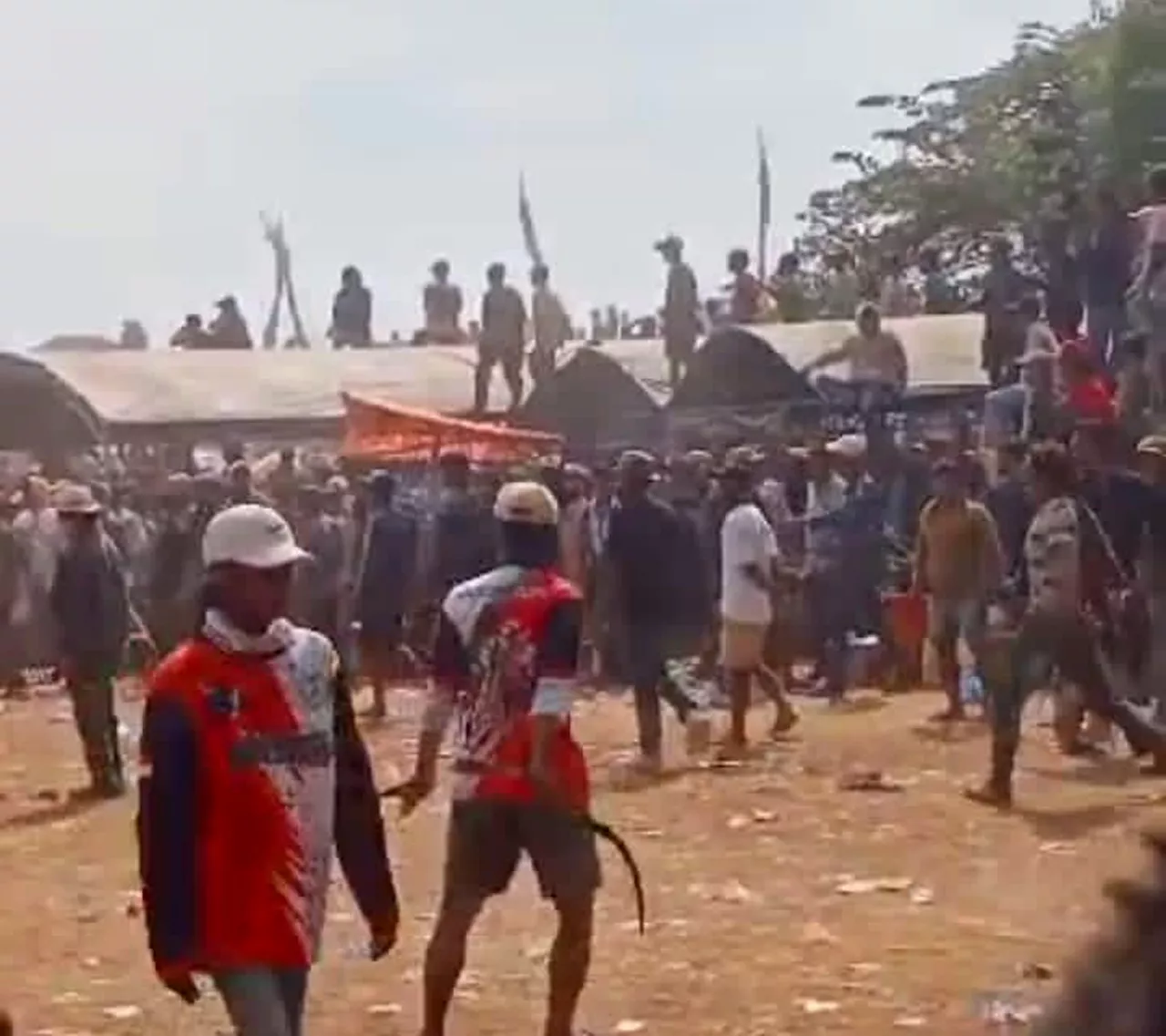 Karapan Sapi di Bangkalan Ricuh Bersajam, Tiga Orang Kritis di UGD-kan