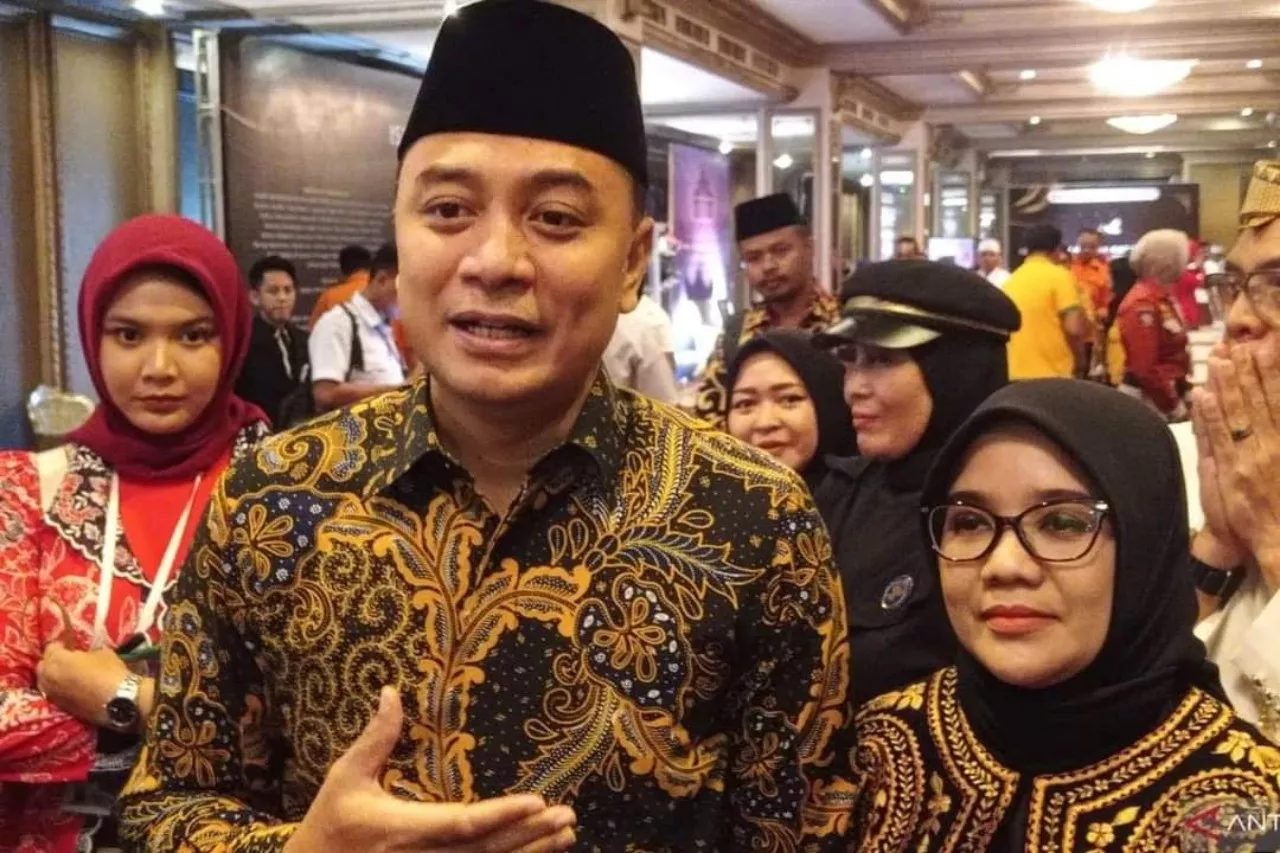 Wali Kota Surabaya Eri Cahyadi Masuk Nominasi Satyalancana Karya Bhakti Praja Nugraha