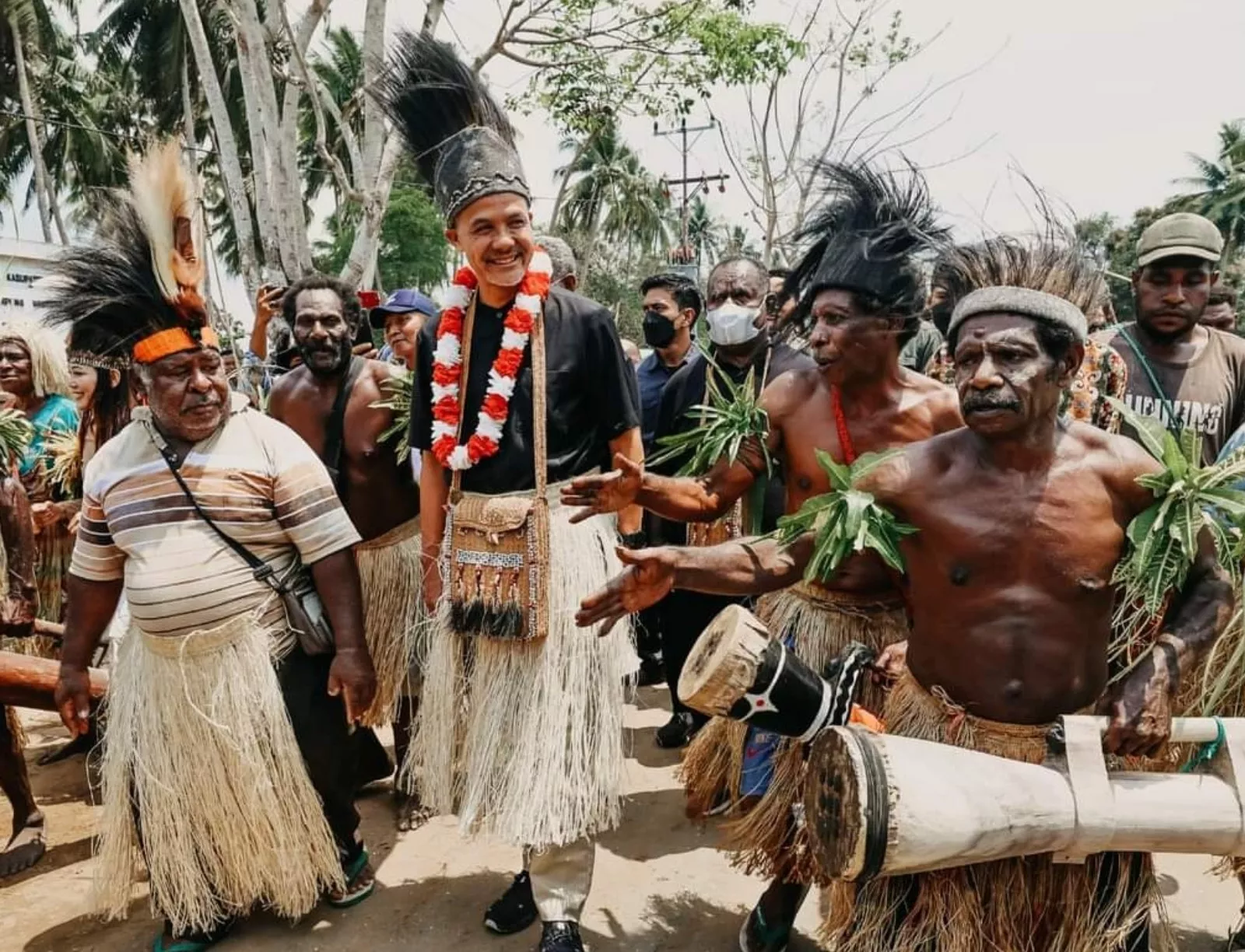 Kampanye di Merauke, Capres Ganjar Pranowo Disambut Tarian Gatzi
