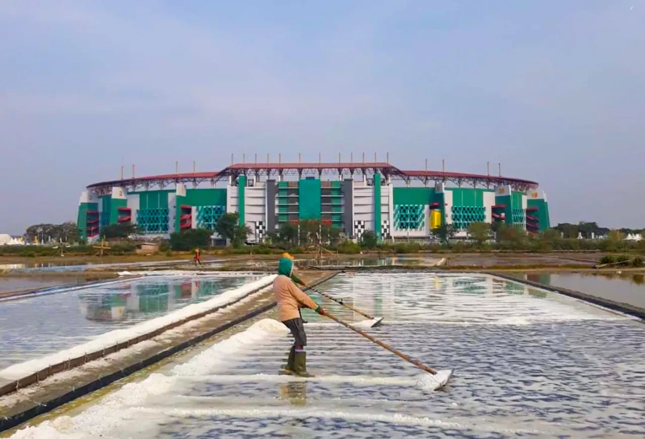 Wali Kota Eri Cahyadi Bagikan 2000 Tiket Piala Dunia U-17 Gratis untuk Siswa SD-SMA