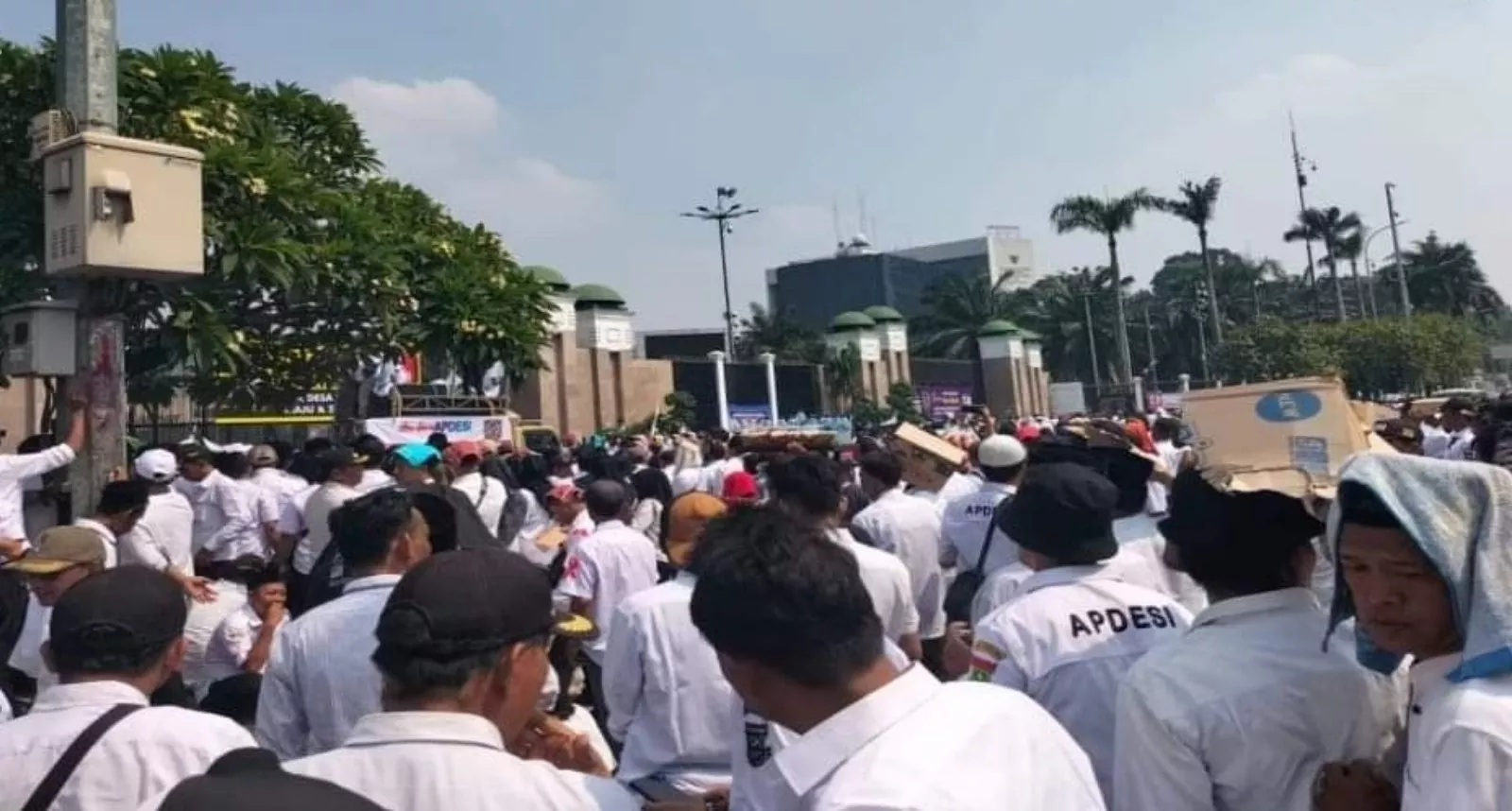 Kades Seluruh Indonesia Demo Senayan, Minta UU Desa Segera Disahkan