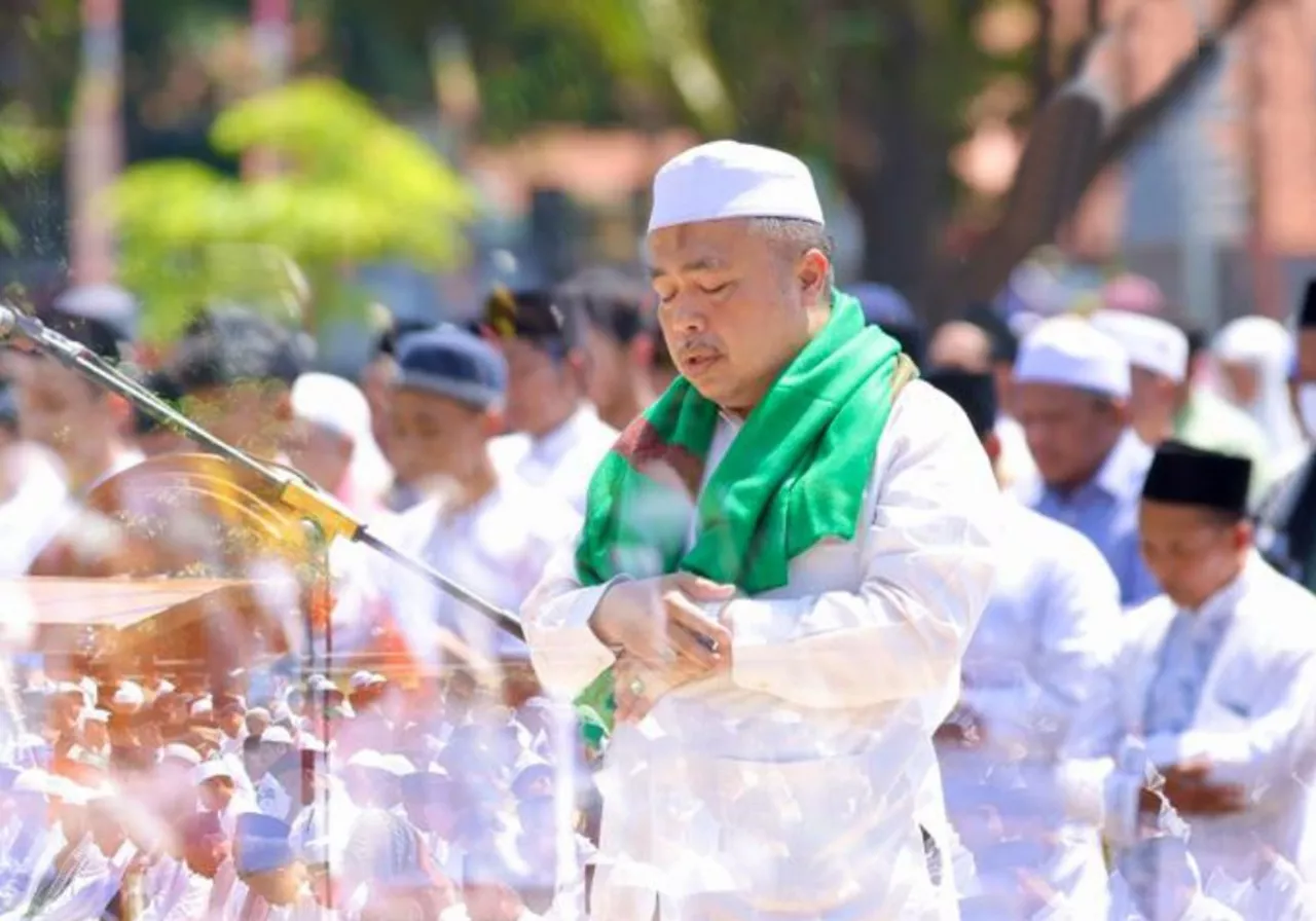 Kemarau Panjang, Ipuk Fiestiandani dan Warga Banyuwangi Gelar Sholat Minta Hujan