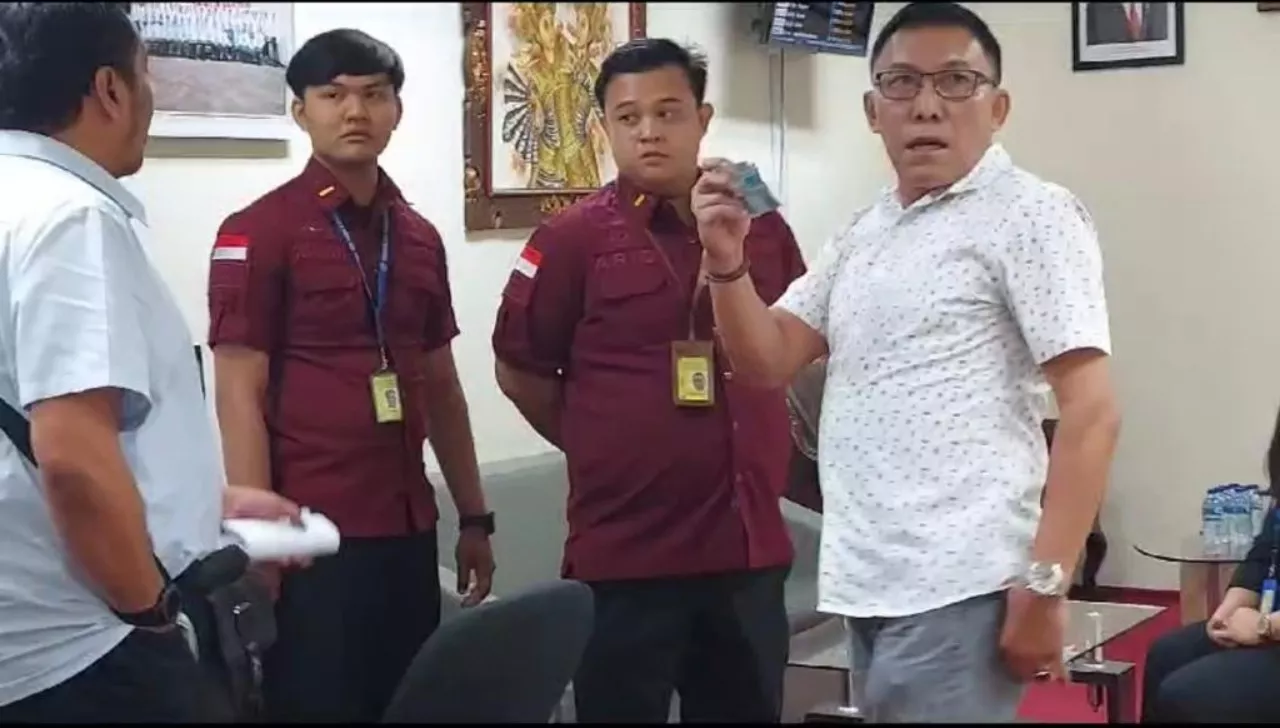 Kejati Bali Tangkap 5 Petugas Imigrasi yang Pungli Fasilitas Fast Track Bandara I Gusti Ngurah Rai