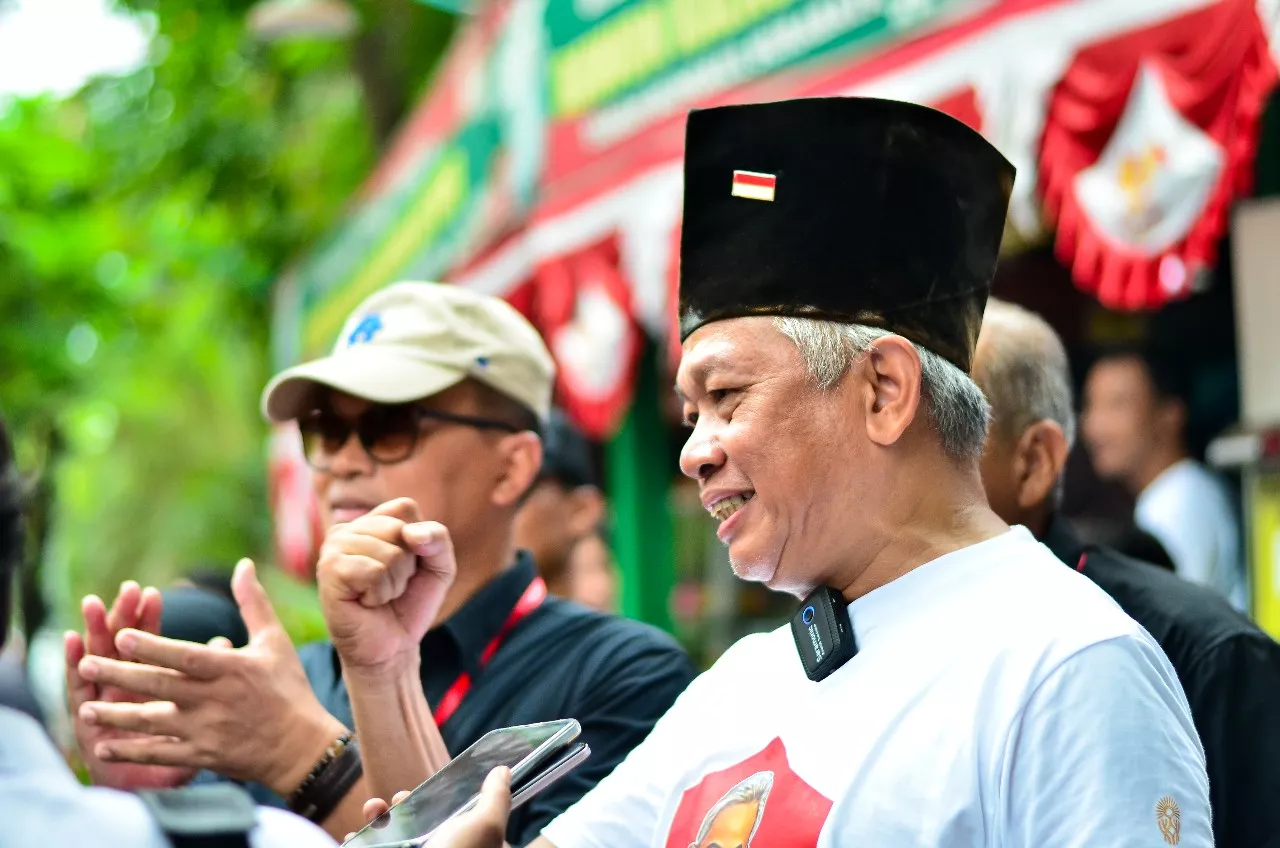 Relawan Ganjar-Mahfud, Makan Rawon Bareng Warga Surabaya di Taman Bungkul