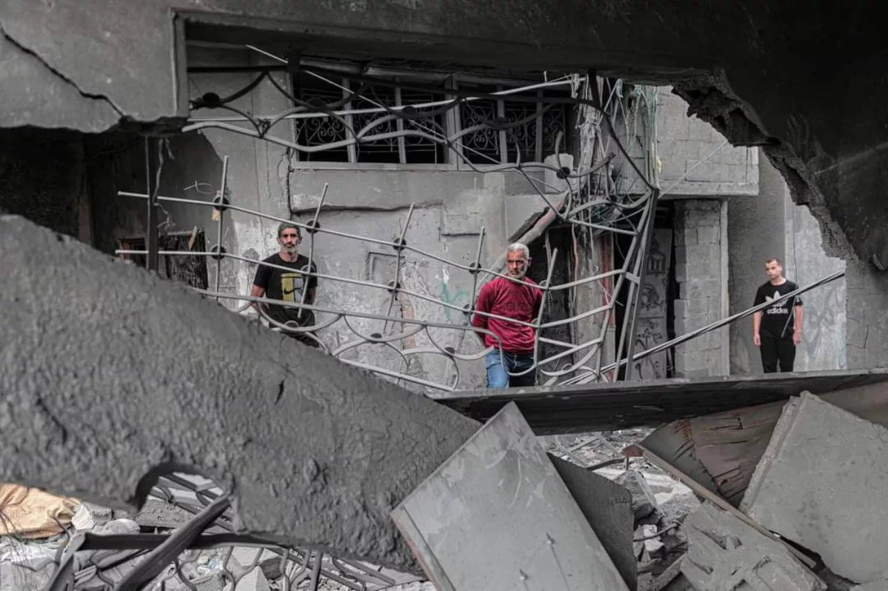 Zionis Israel Menjeda Serangan 4 Jam untuk Mengusir Warga Gaza dari Tanah Air Mereka