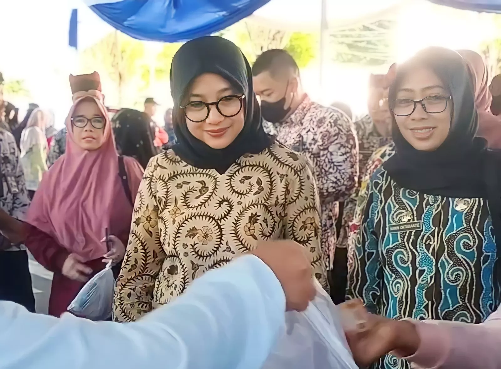 Ipuk Fiestiandani Operasi Pasar Murah di Area Taman Blambangan