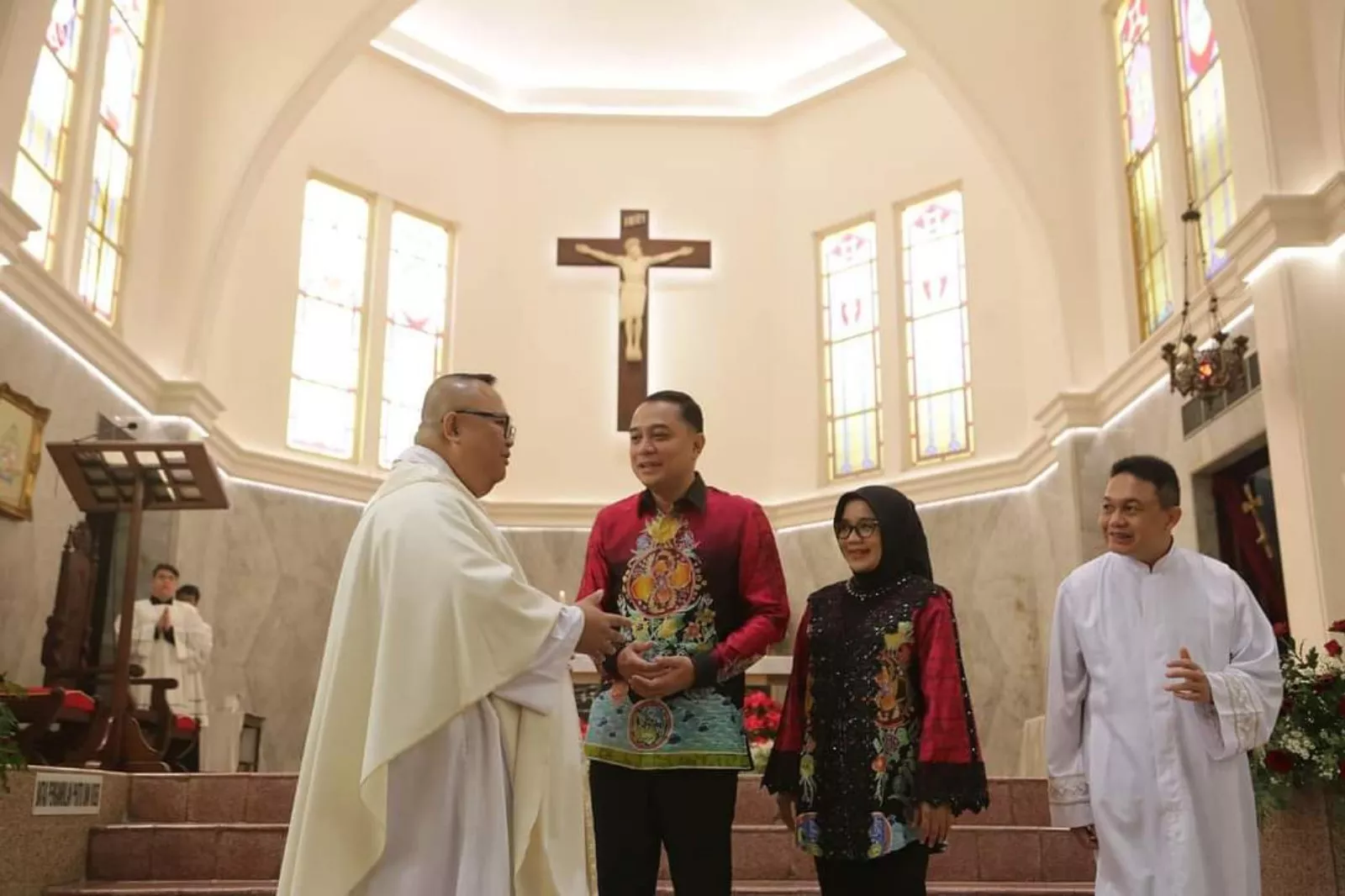 Eri Cahyadi, Kunjungi Beberapa Gereja di Surabaya untuk Mengucapkan Selamat Natal