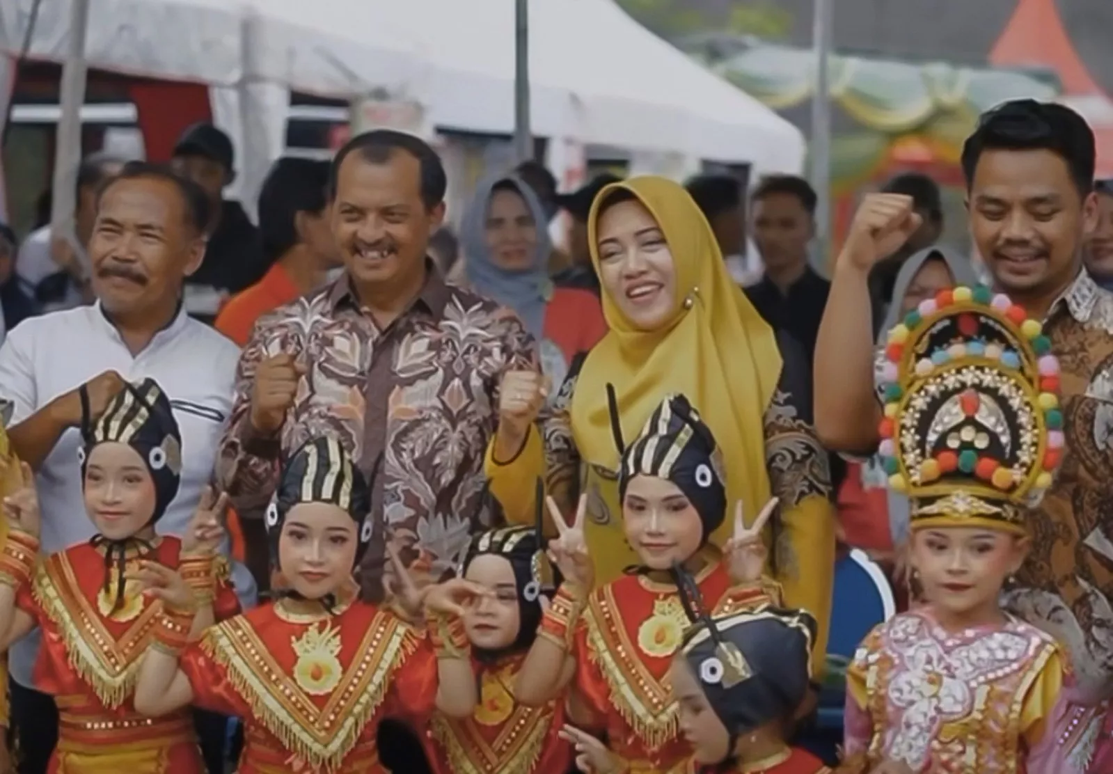 Bupati Ikfina Fahmawati, Resmi Membuka Trawas Bazar Durian di Paseban Agung