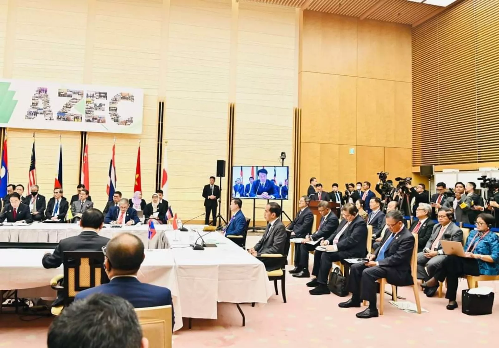 KTT AZEC Tokyo, Jokowi Paparkan Panduan AZEC untuk Hadapi Perubahan Iklim