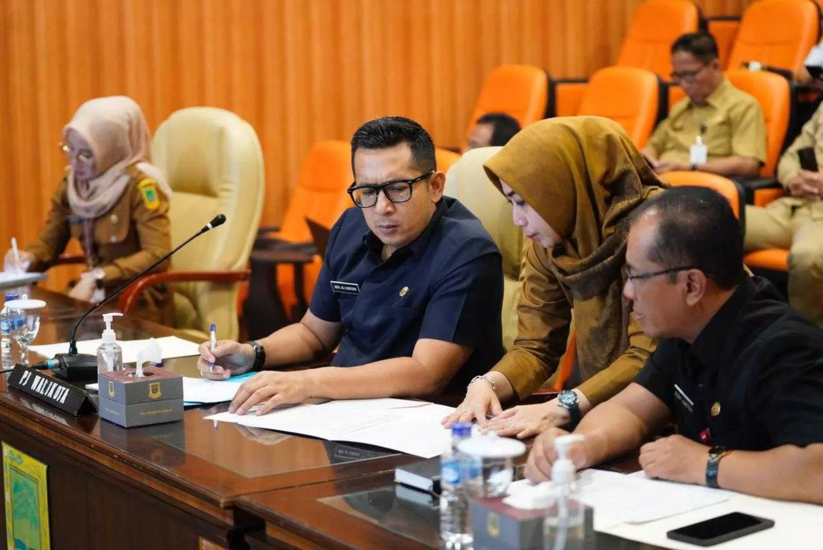 Hari Pertama Menjabat, PJ Wali Kota Mojokerto, Ali Kuncoro Ikut Rapat Pengendalian Inflasi