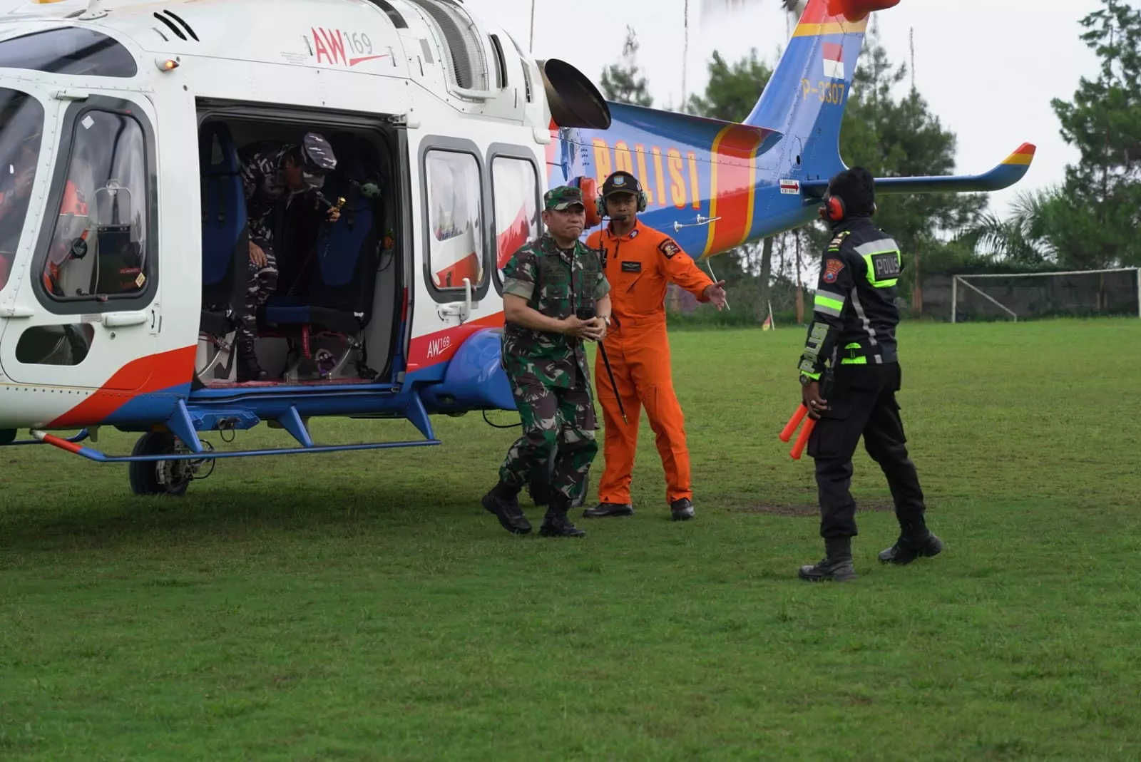 Pangdam V Brawijaya Pantau Aktivitas Lalulintas dan Tempat Wisata dengan Helikopter AW 169
