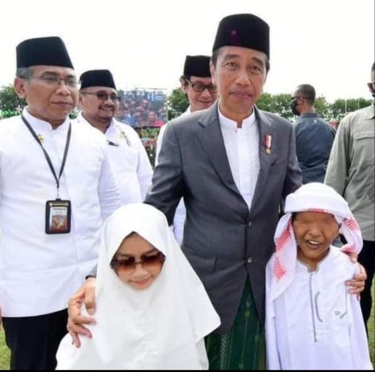 Satu Abad NU, Yasmin Sukses Lantunkan Sholwat Asygil di Hadapan Presiden