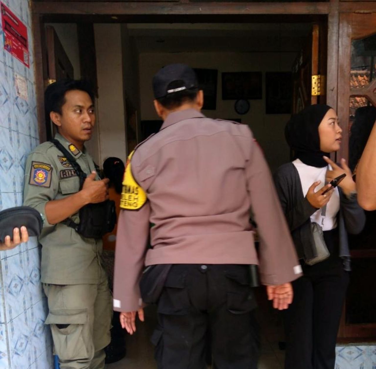 Elpiji Meledak di Jalan Peneleh, Kompol Andhika Kunjungi Korban