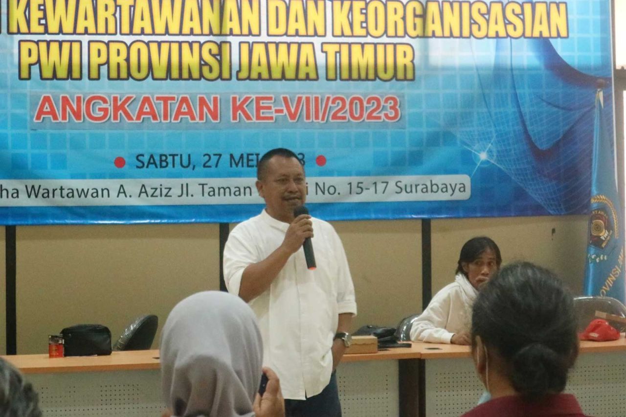 Ketua PWI Jatim, Luthfil Hakim dalam pembukaan OKK angkatan ke 7