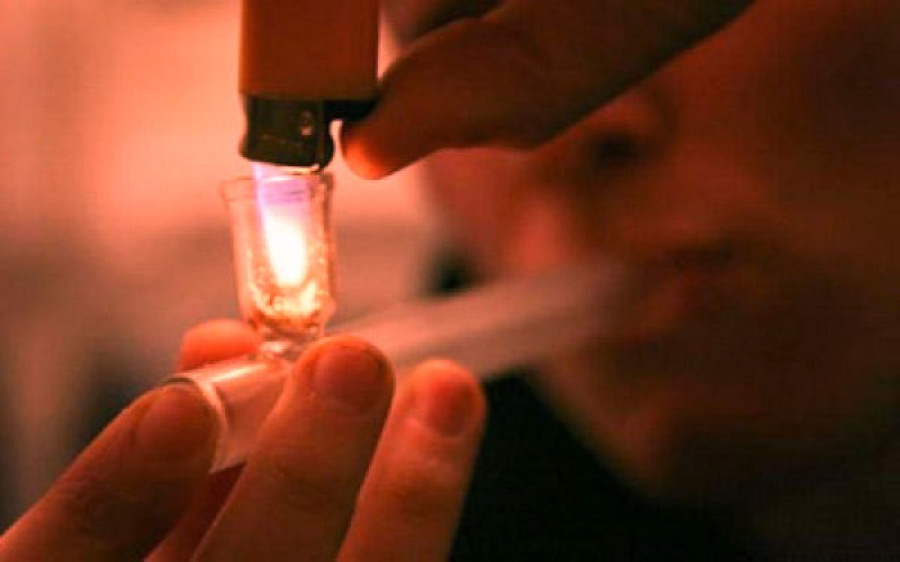 Polisi Tangkap Sepasang Kekasih Pesta Sabu di Kamar Kos Gadingrejo