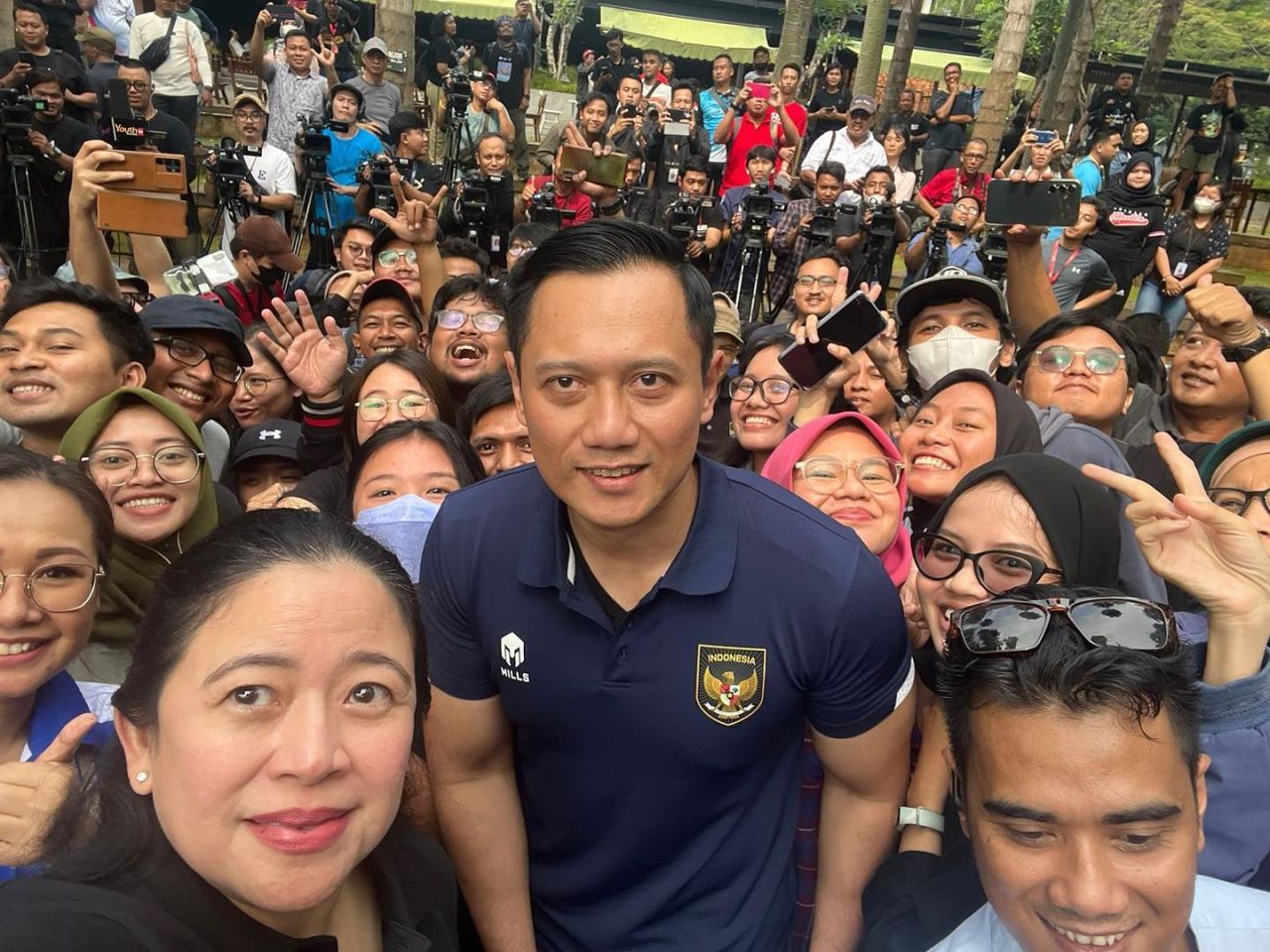 Di Tengah Kemelut KPP, AHY dan Puan Maharani Mesra di Plataran Hutan Kota GBK