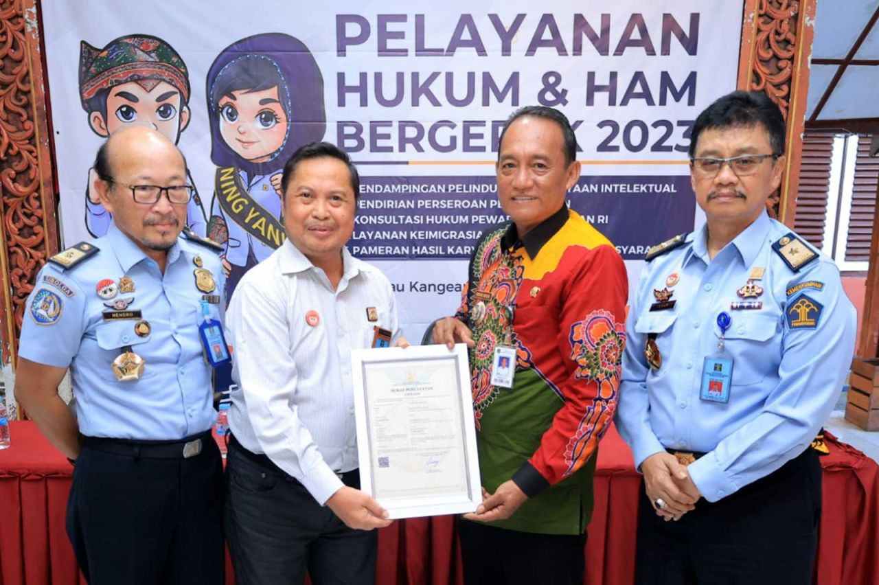 Kemenkumham Jatim Gelar Pelayanan Bergerak di Taman Blambangan