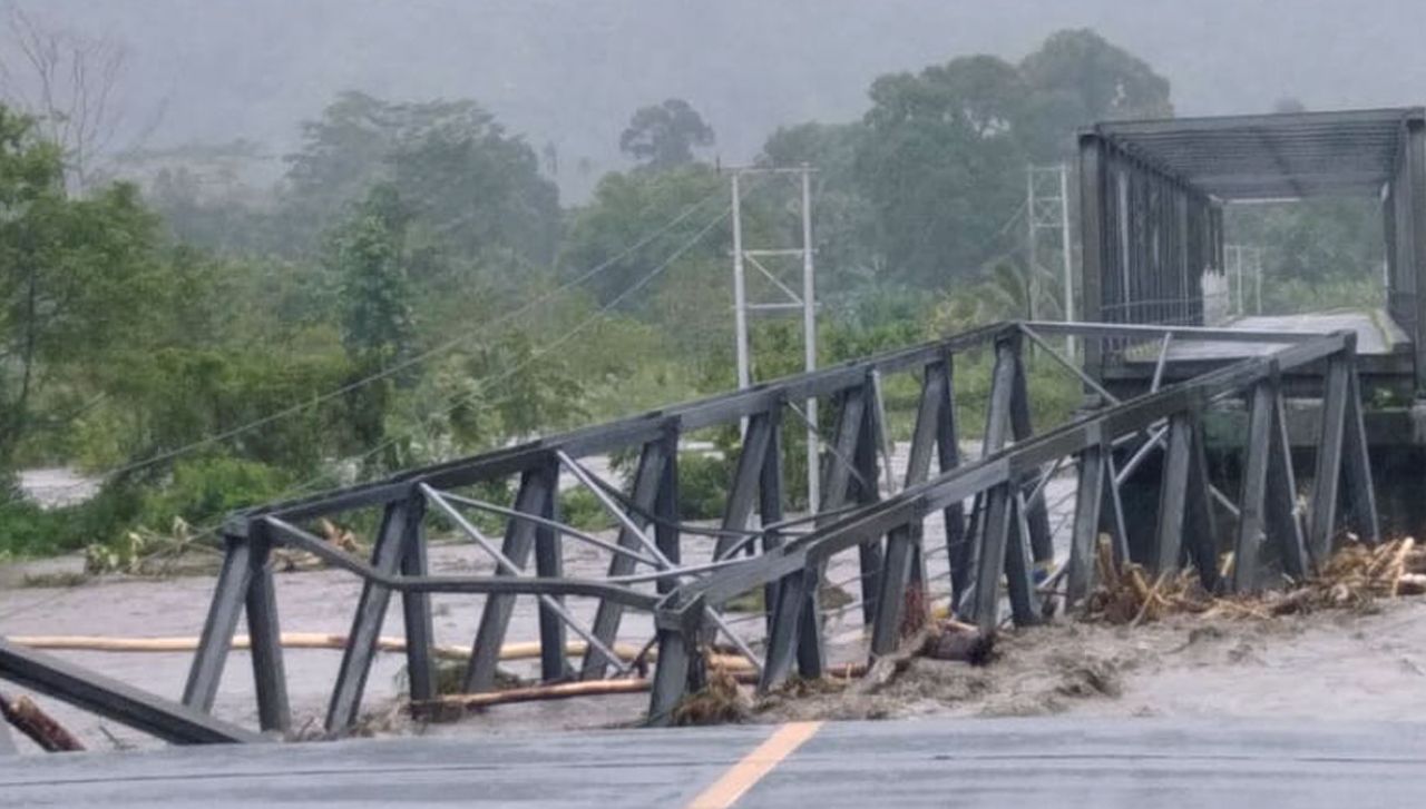 Jembatan Kawanua 480 Meter di Maluku Tengah Putus Diterjang Banjir