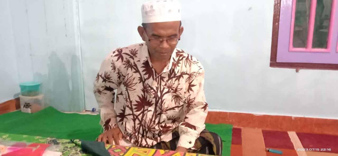 Pengasuh Yayasan Pendidikan Islam Al-Maimun, KH. Mohammad Rawi