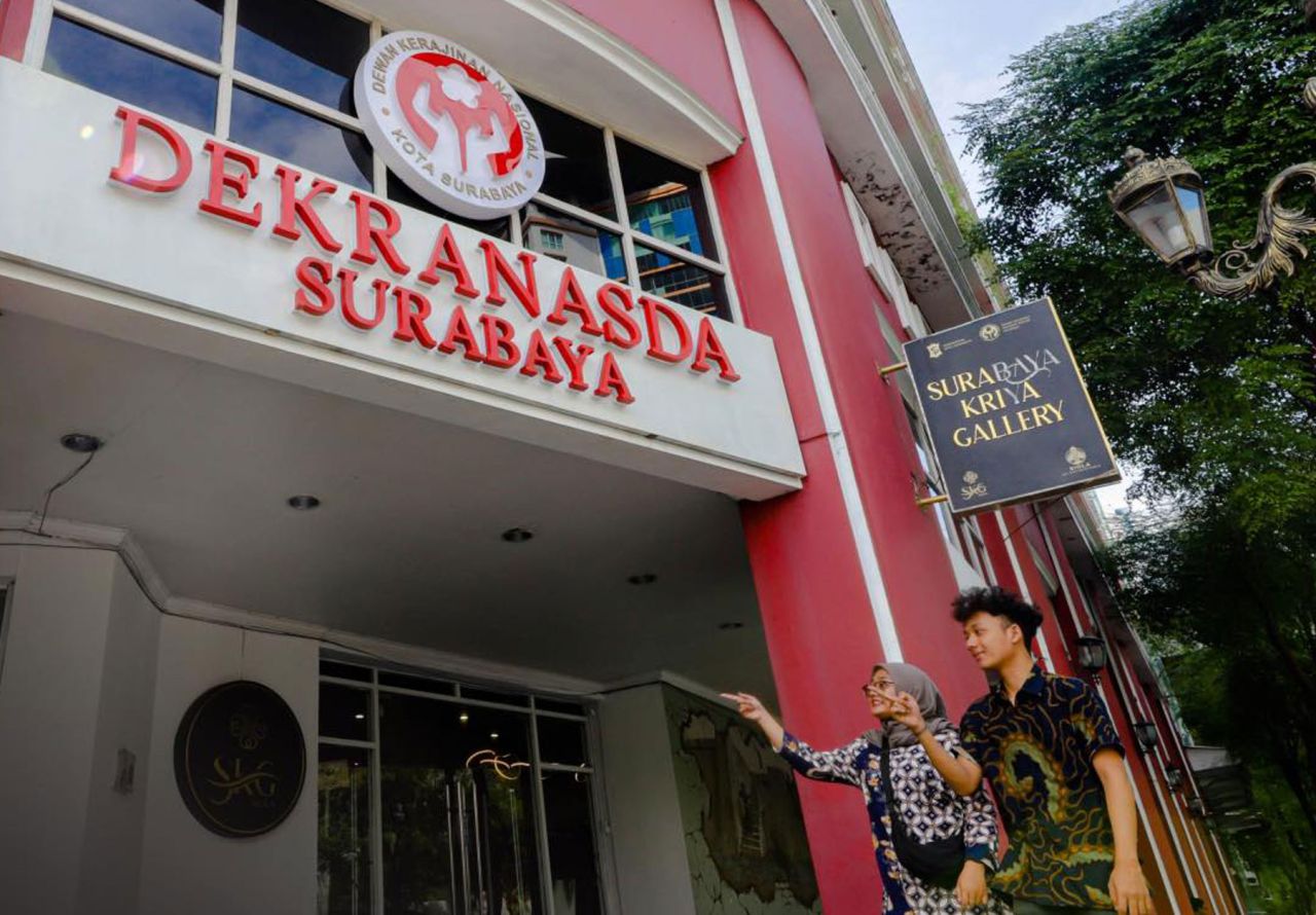 Surabaya Kriya Gallery Menyuguhkan Aneka Oleh-oleh dari Kota Pahlawan