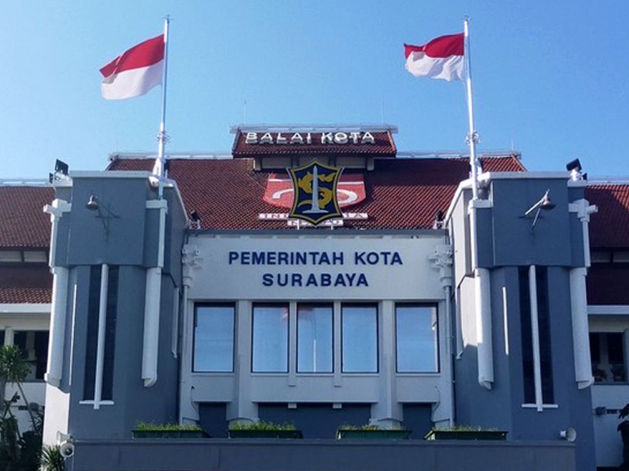 Pemkot Surabaya Minta Pengusaha Sampaikan Laporan, Jika Tidak akan Kena Sanksi