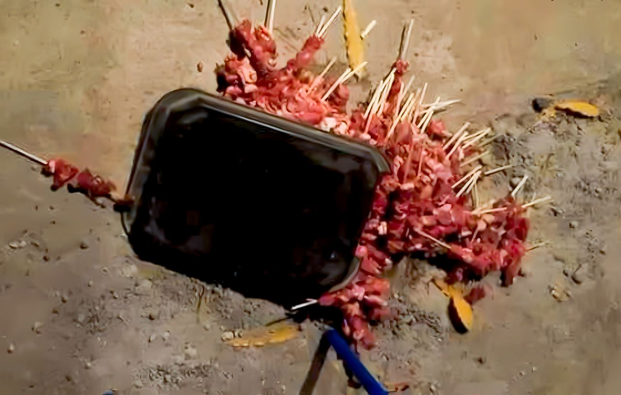 Tukang Sate di Bekasi Dibacok Mantan TNI Saat Semua Keluarga Sholat Iduladha