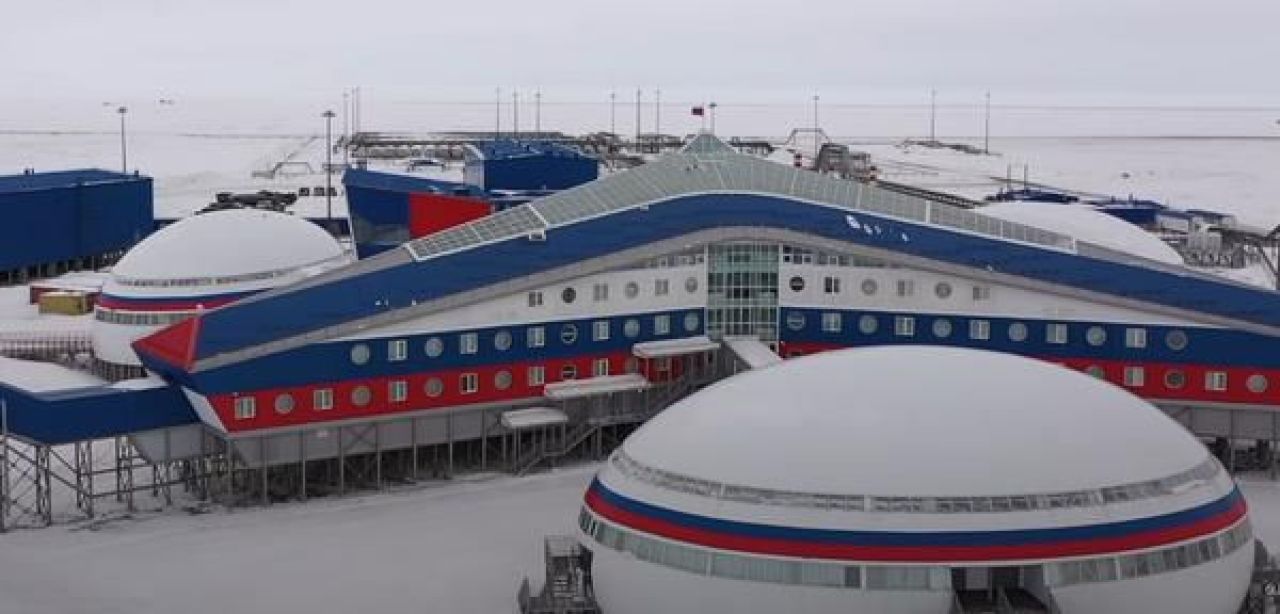 Pangkalan Arctic Trefoil Rusia