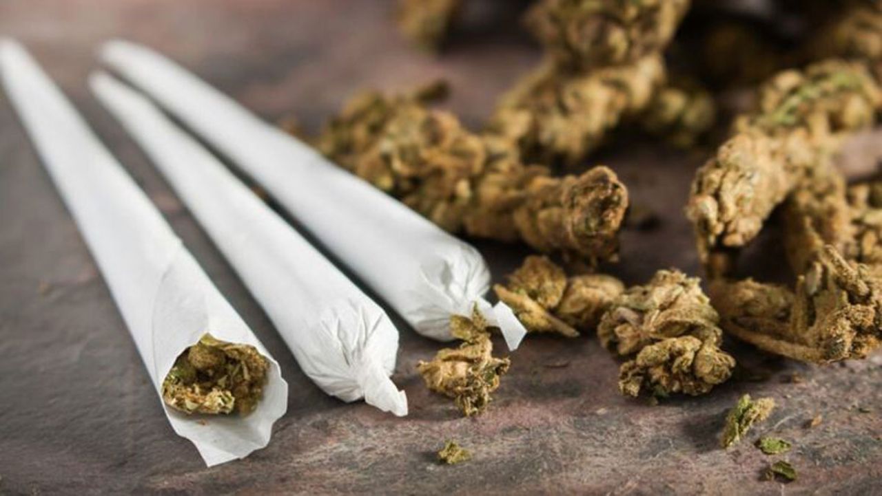 Polisi Ringkus Pelaku Penyelundupan Ganja dari Medan di Kendari