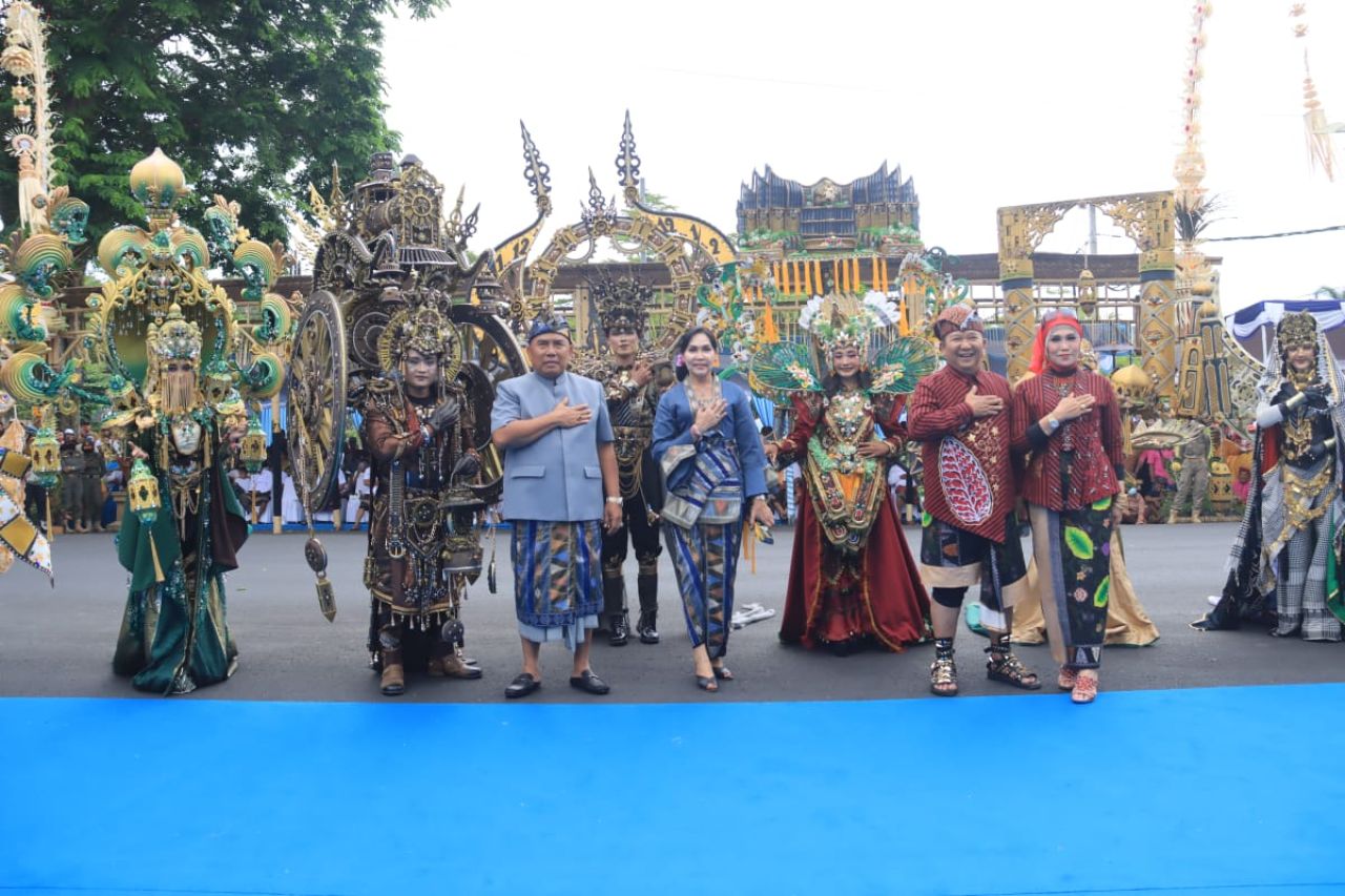 Didukung Ribuan Seniman, Pawai Budaya Jembrana Usung Segara Kerthi