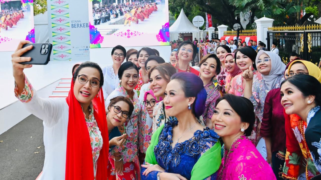 Presiden Jokowi Gelar Ajang Istana Berkebaya, Kenalkan Karakter Wanita Indonesia