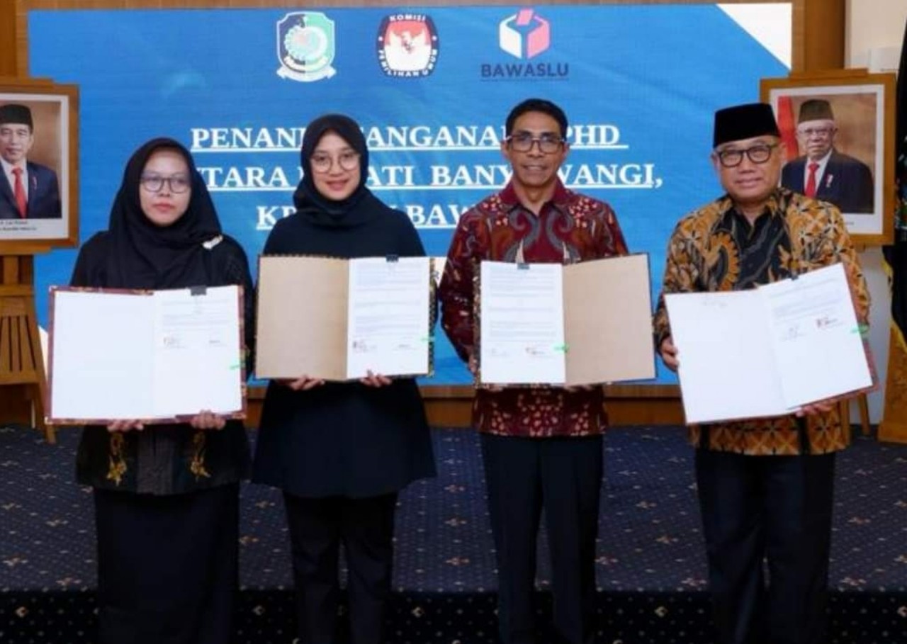 Bupati Ipuk Fiestiandani Hibahkan Rp111,54 Miliar untuk Pilkada 2024