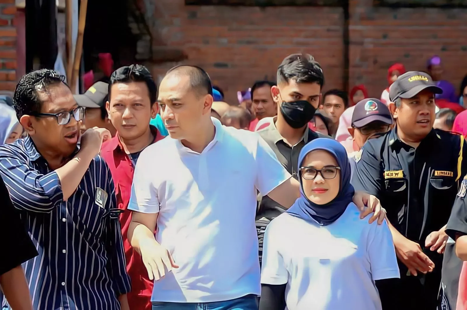 Wali Kota Eri Cahyadi Resmikan Fasilitas Publik di Karangpoh, Apresiasi Guyub Rukun Warga