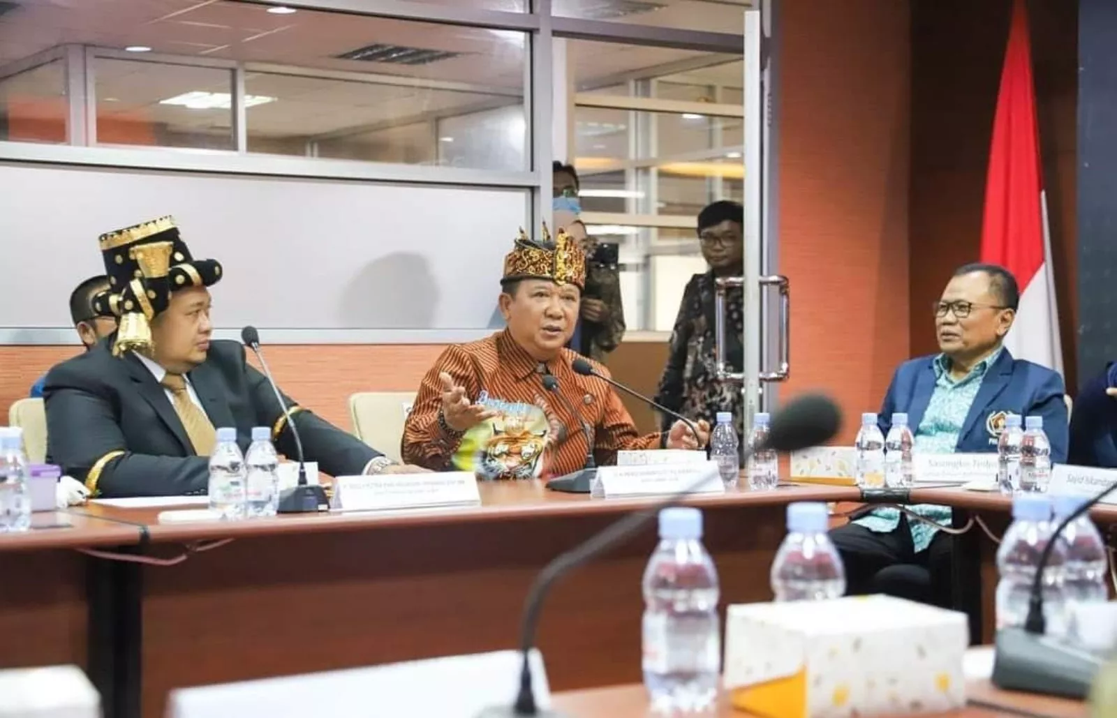 Bupati Hendy Siswanto Promosikan Kebudayaan Jember di Anugerah PWI pada HPN 2024