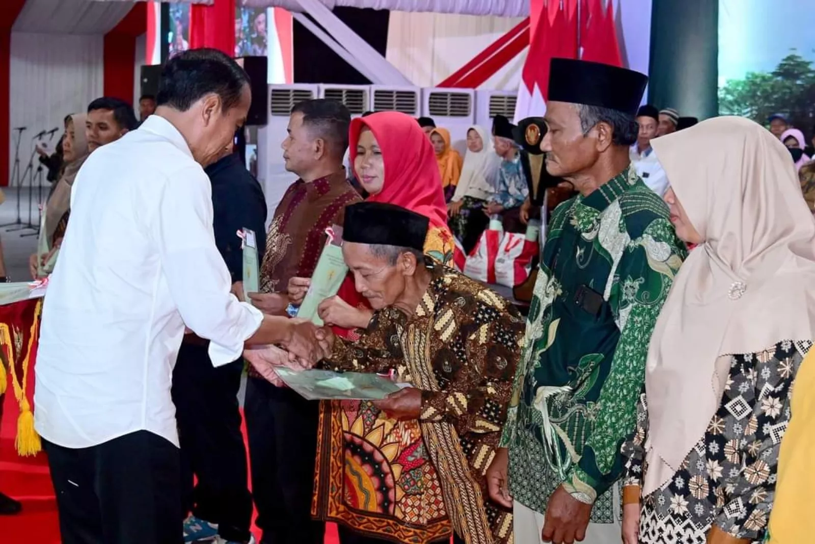 Presiden Jokowi Pastikan Sertifikat PTSL Terdistribusi di Wonosobo, Purworejo dan Kebumen