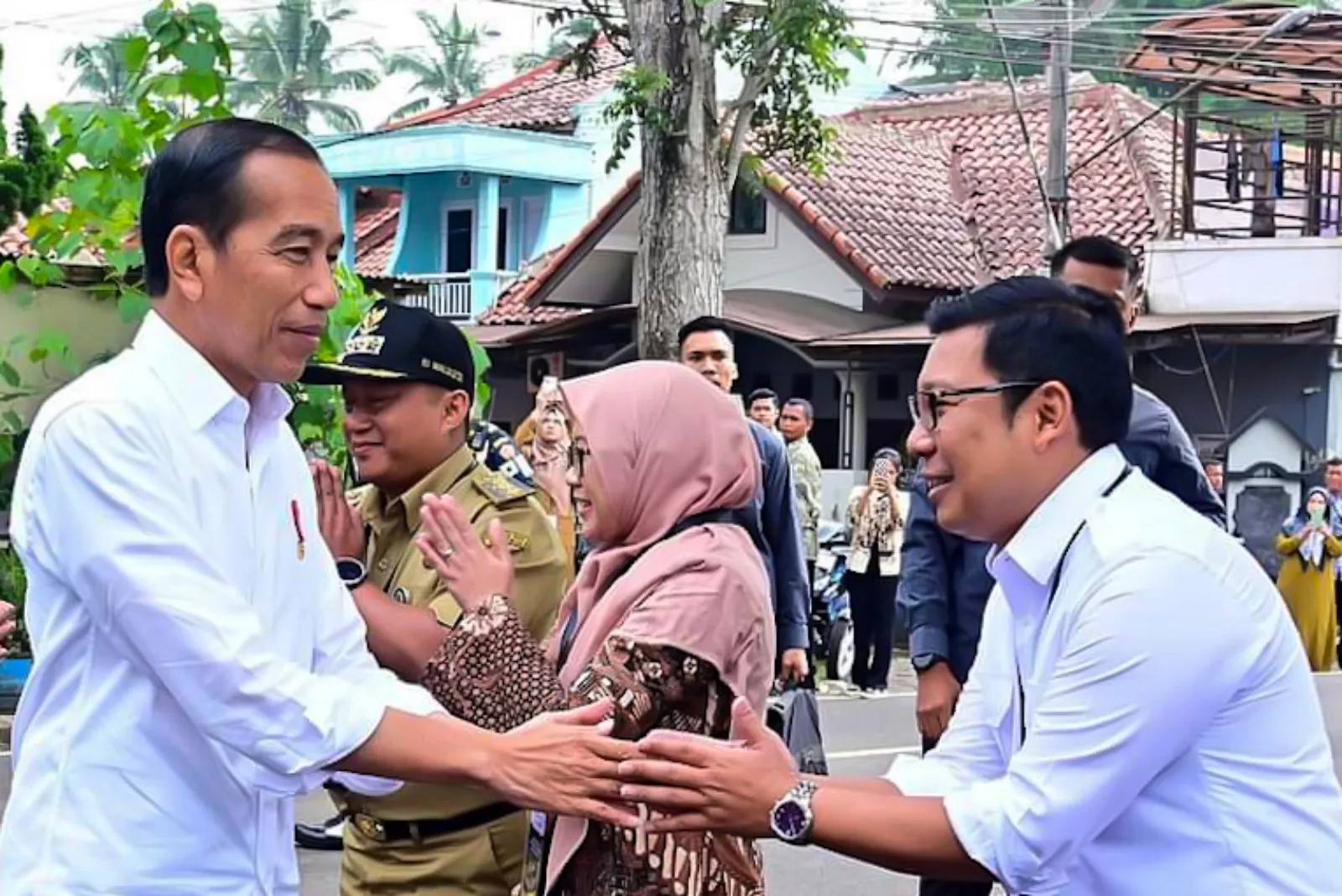 Pastikan Bantuan Beras di Salatiga Mulus, Jokowi Cek Langsung ke Lapangan Klumpit Tingkir