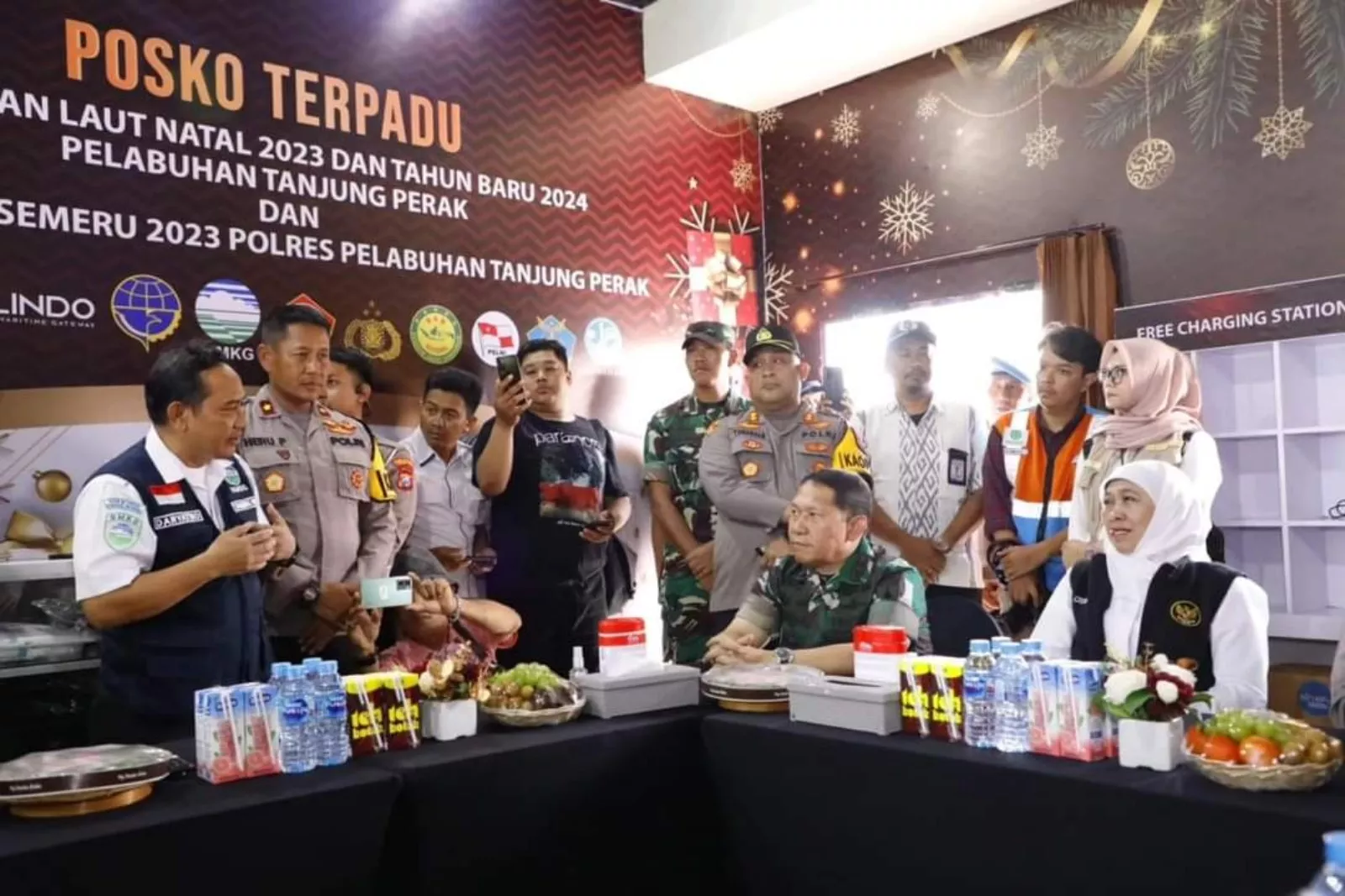 Khofifah Indar Parawansa dan Forkopimda Tinjau Gapura Surya Nusantara untuk Keamanan Pemudik